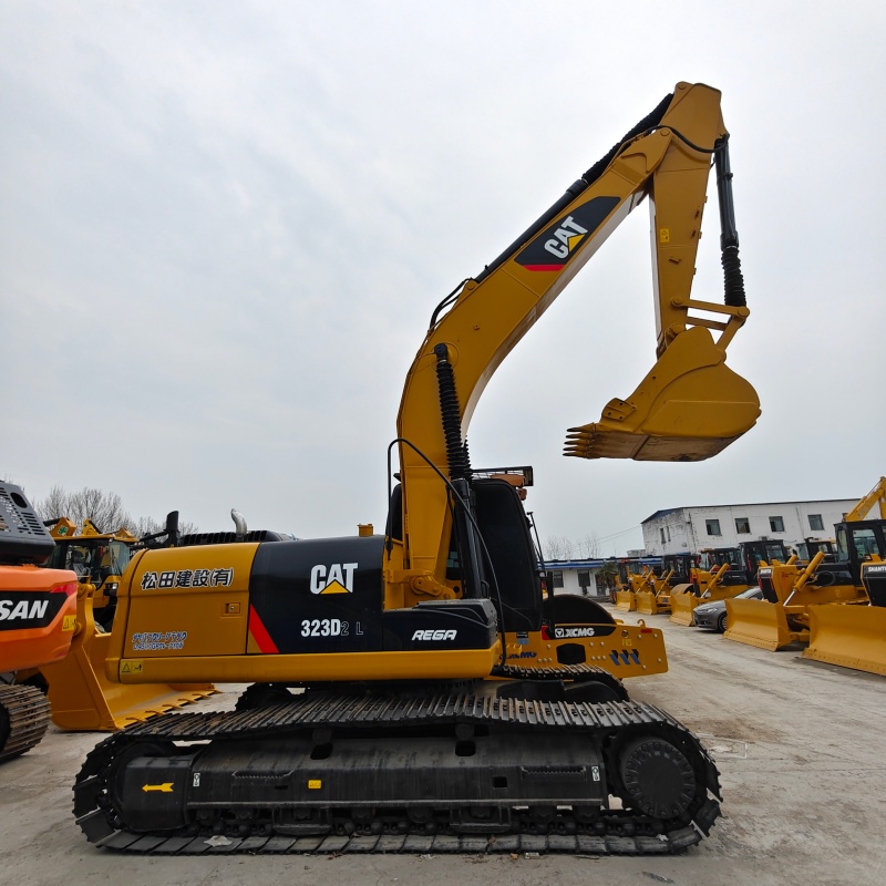 Caterpillar 323D2L