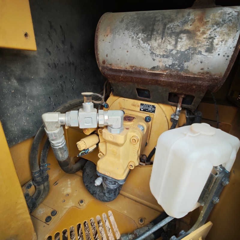 Caterpillar 307.5 image 6