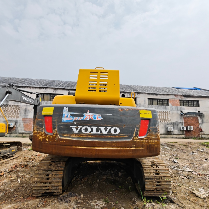 Volvo 210 image 3