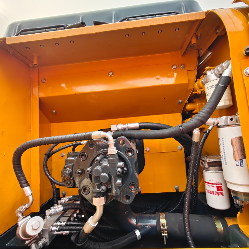 Hyundai 220HX image 7