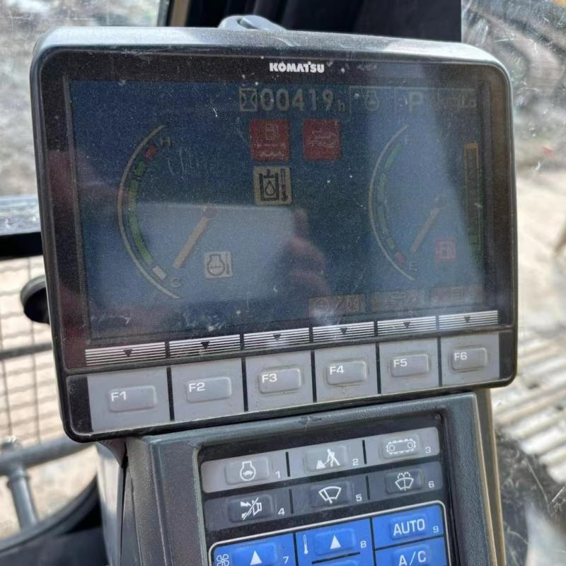 Komatsu 220（2） image 7