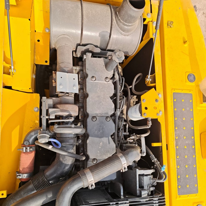 Komatsu 200 image 7