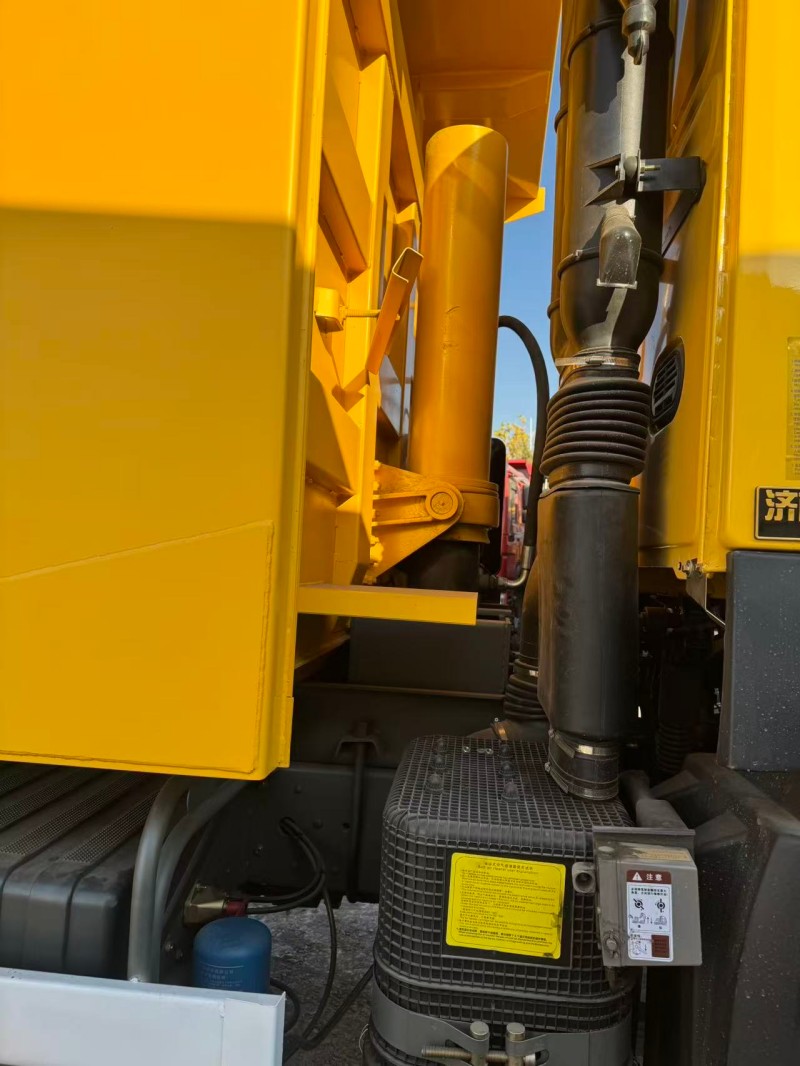 Sinotruk HOWO 6×4 Dump Truck in Yellow image 8