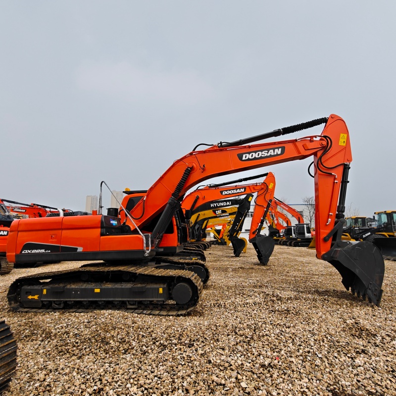 Doosan DX225 image 5