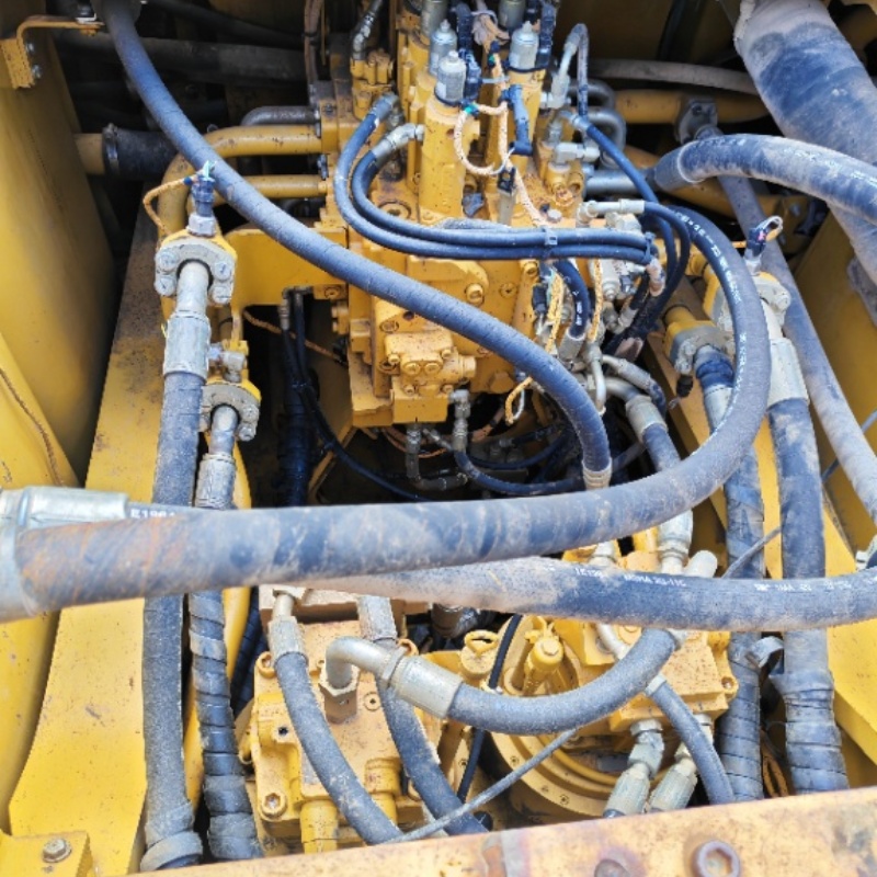 Caterpillar 350 image 9