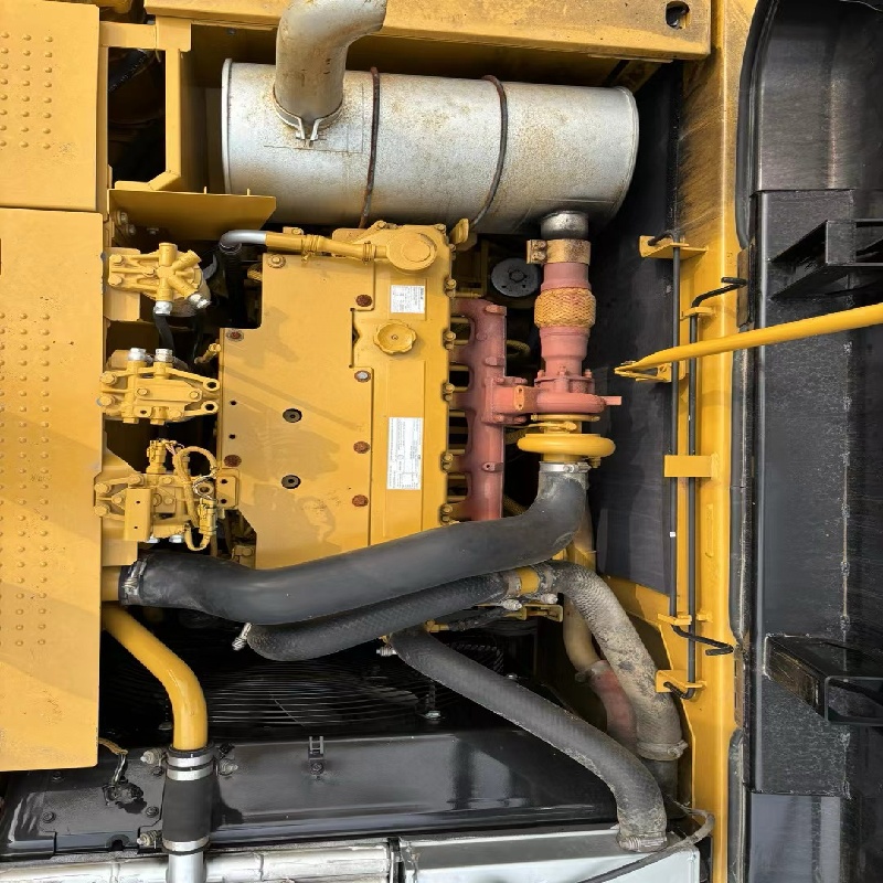 Caterpillar 320D2 image 7