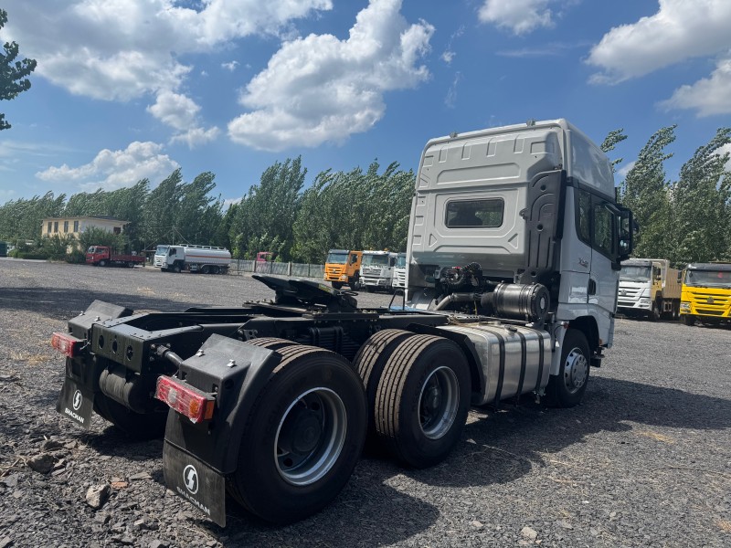 Shacman X3000 6×4 Tractor Truck image 9