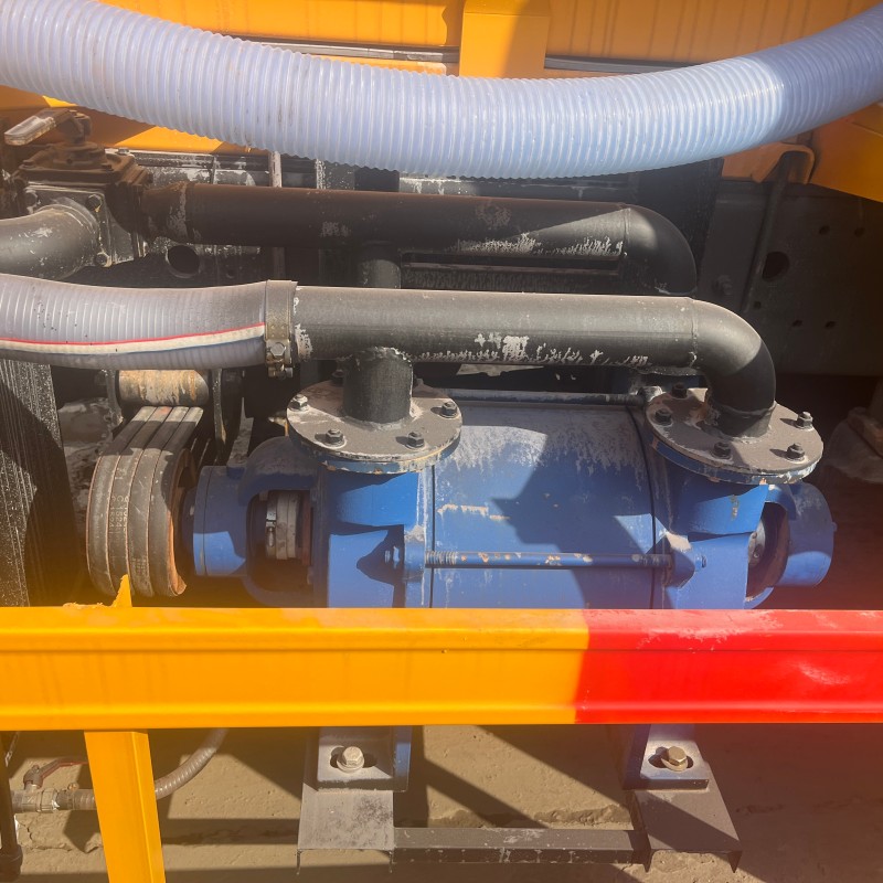 HOWO 4×2 Sewage Suction Truck image 9