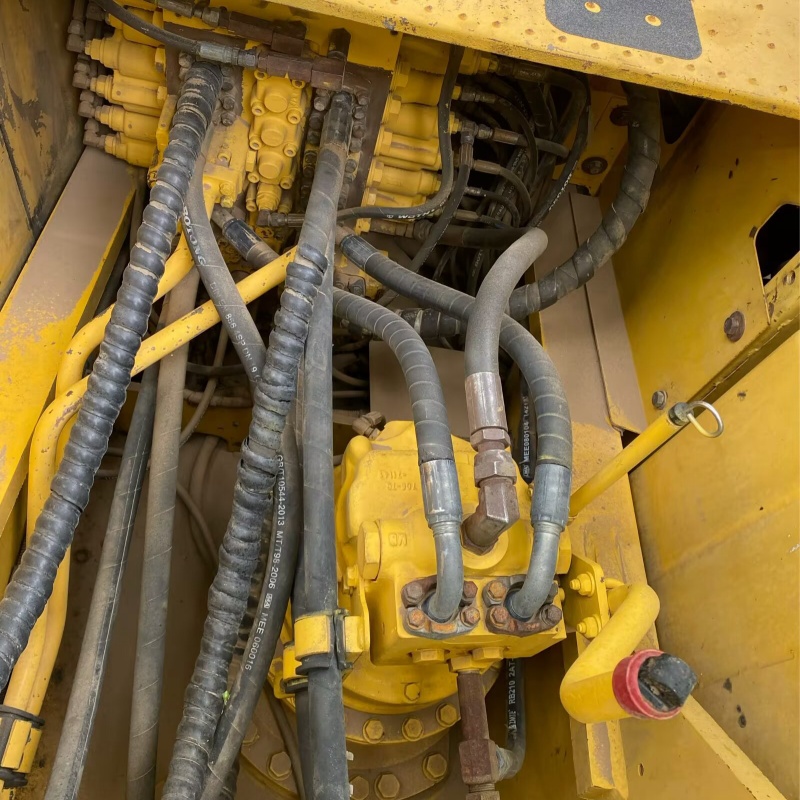 Komatsu 240 Original image 12