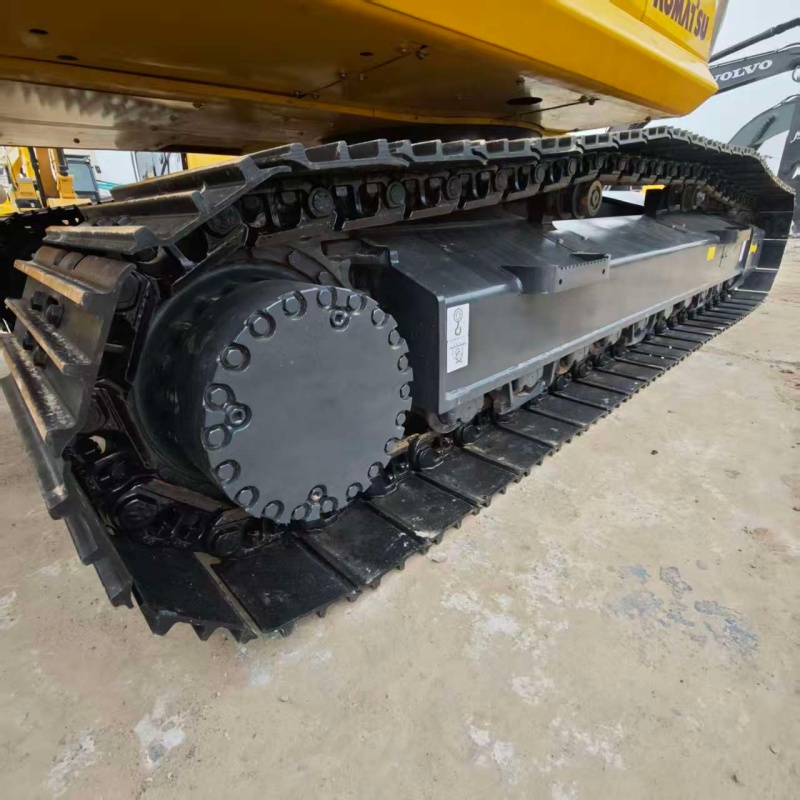 Komatsu 240 image 8