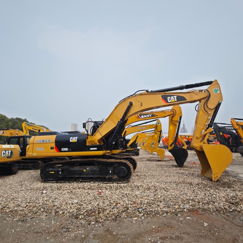 Caterpillar 330D2L image 2