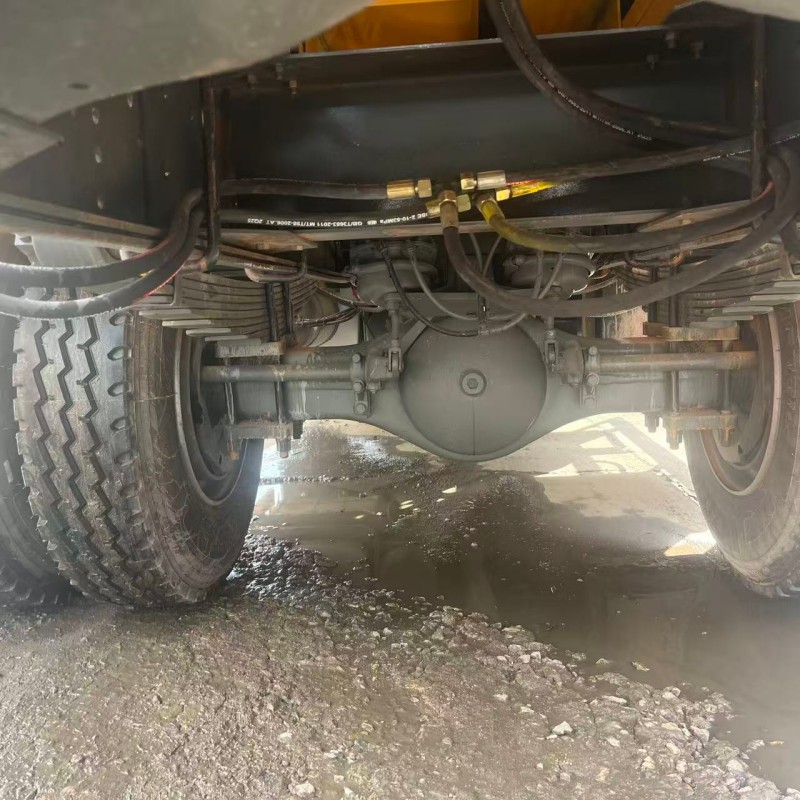 HOWO 4×2 Sewage Suction Truck image 10