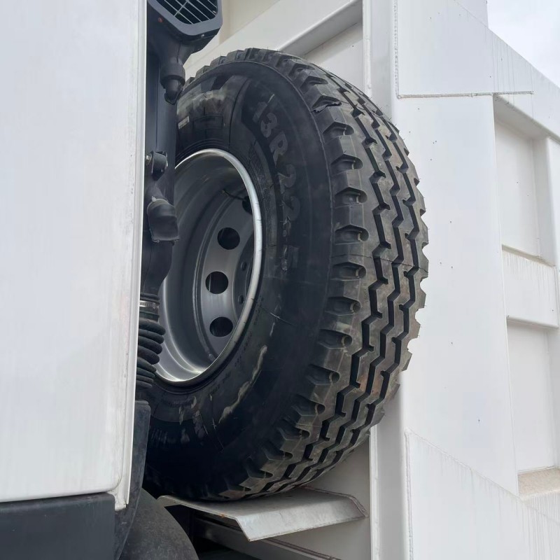Sinotruk HOWO 6×4 Dump Truck with 13R22.5 Tires image 10