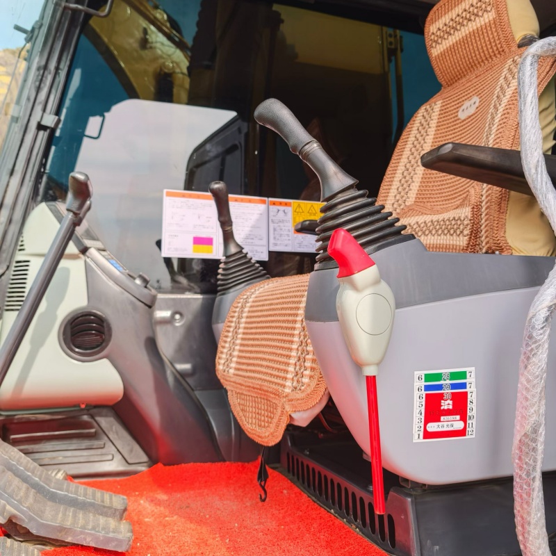 Komatsu 200 image 8