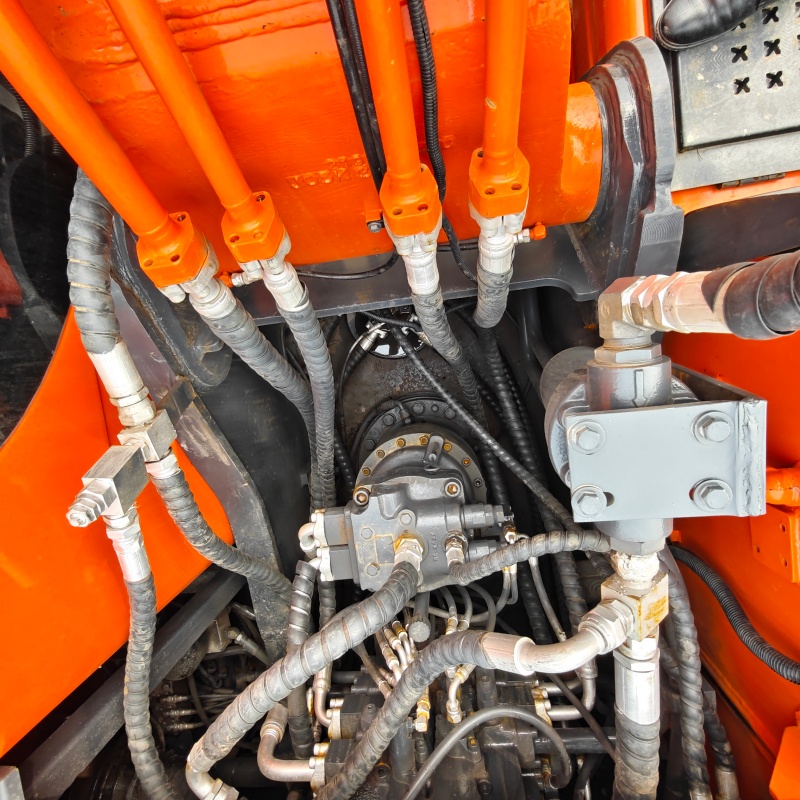 Doosan DX225 image 9