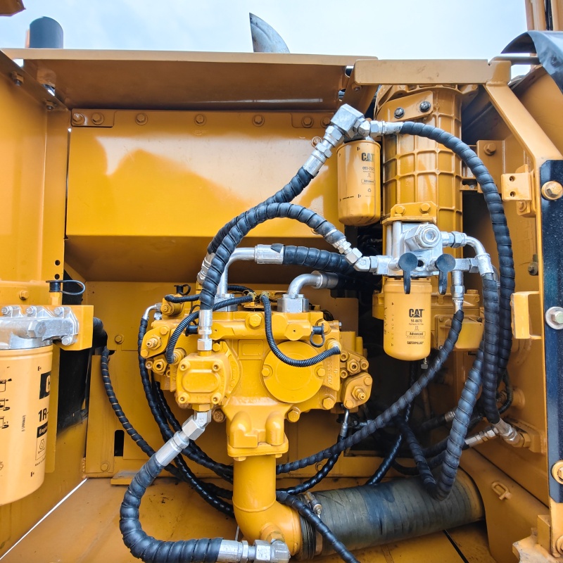Caterpillar 323D2L image 7