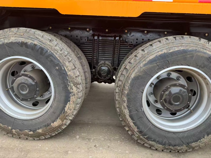 Shacman F3000 6×4 Dump Truck in Earth Yellow image 10
