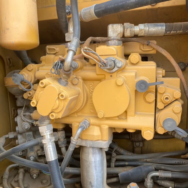 Caterpillar 313D2 image 9