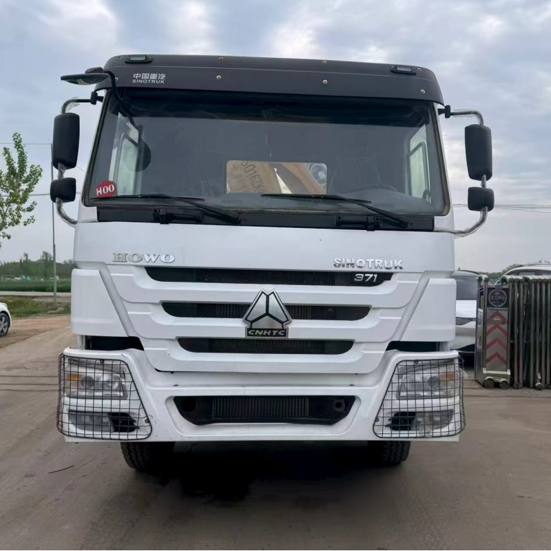 HOWO 8×4 14-ton Crane Truck